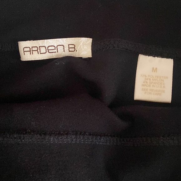 Black mini skirt - Picture 3 of 4